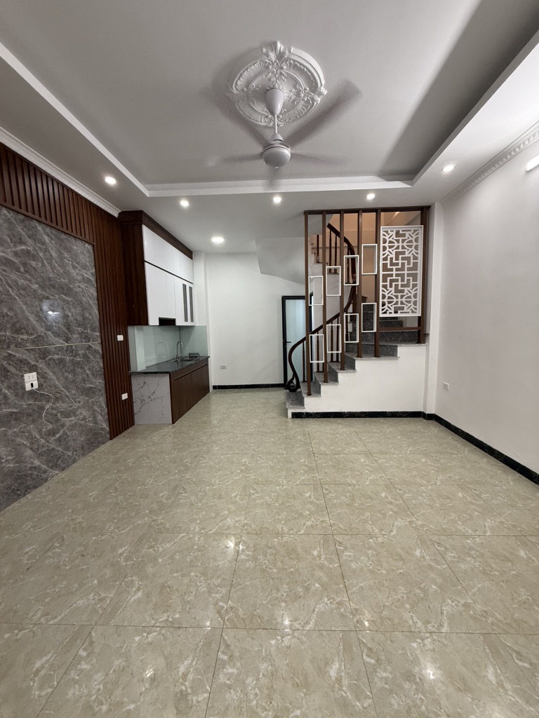NHÀ LÔ GÓC – XUÂN ĐỈNH – VÀI PHÚT ĐI BỘ RA NGOẠI GIAO ĐOÀN – SÁNG THOÁNG.